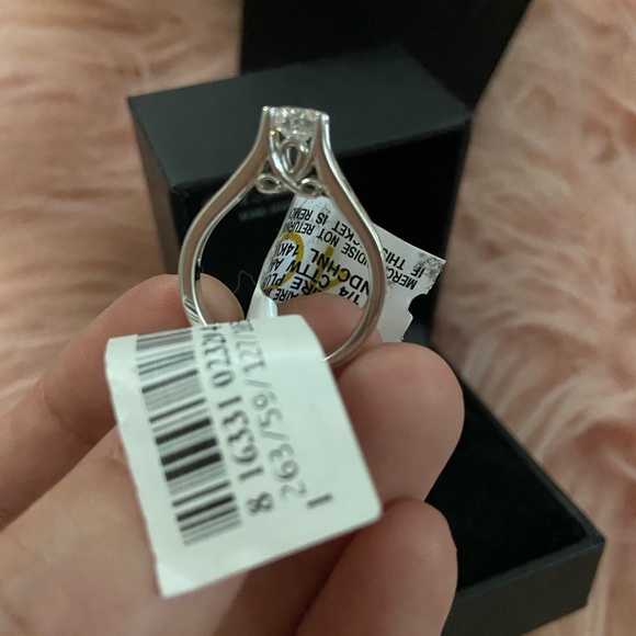 Wedding ring - Picture 3 of 11